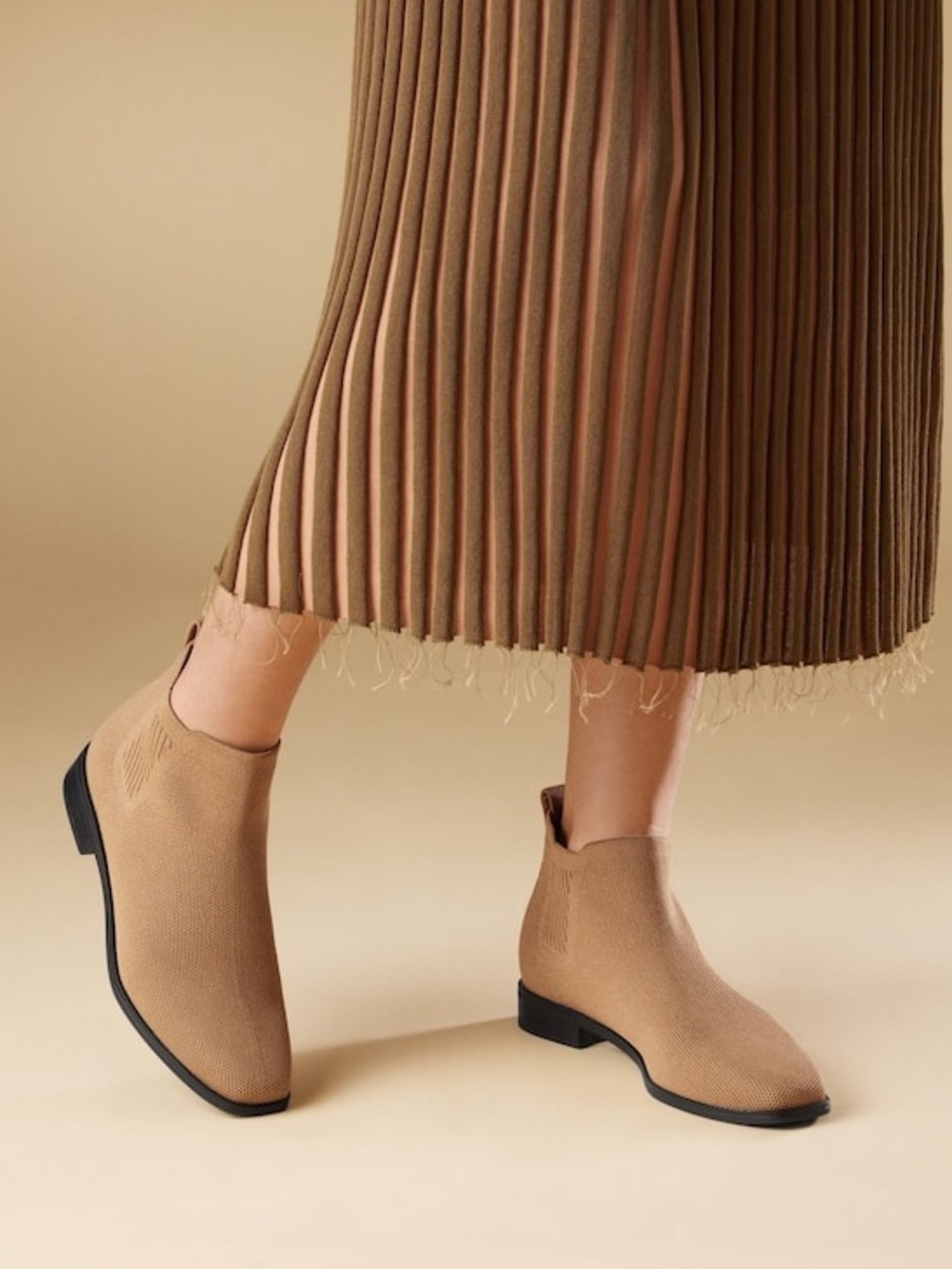 Vivaia Ryan Pro Ankle Boots Nutmeg Beige Size 8 Fall Color